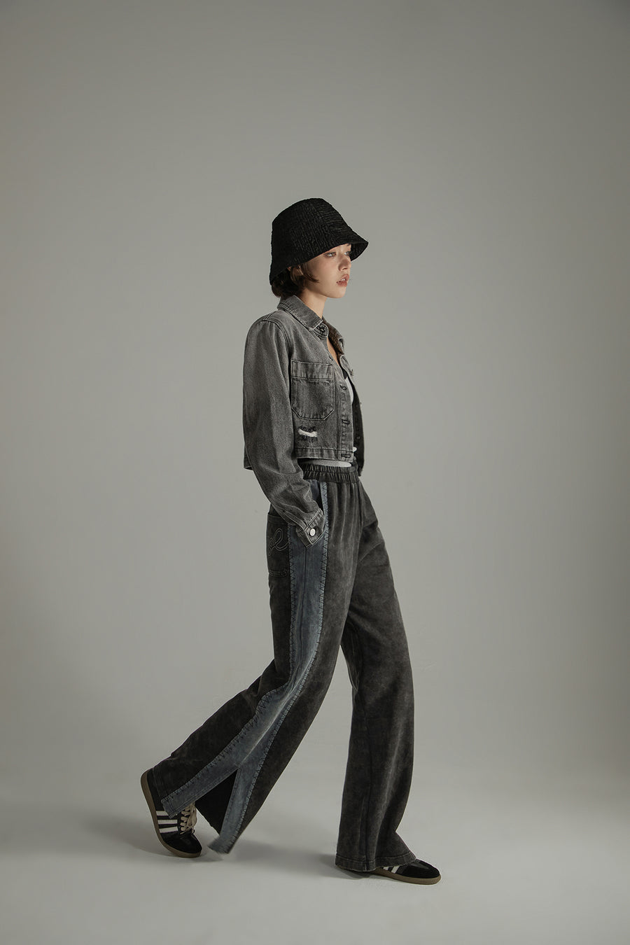 CHUU Waist Slit Wide-Leg Long Casual Pants