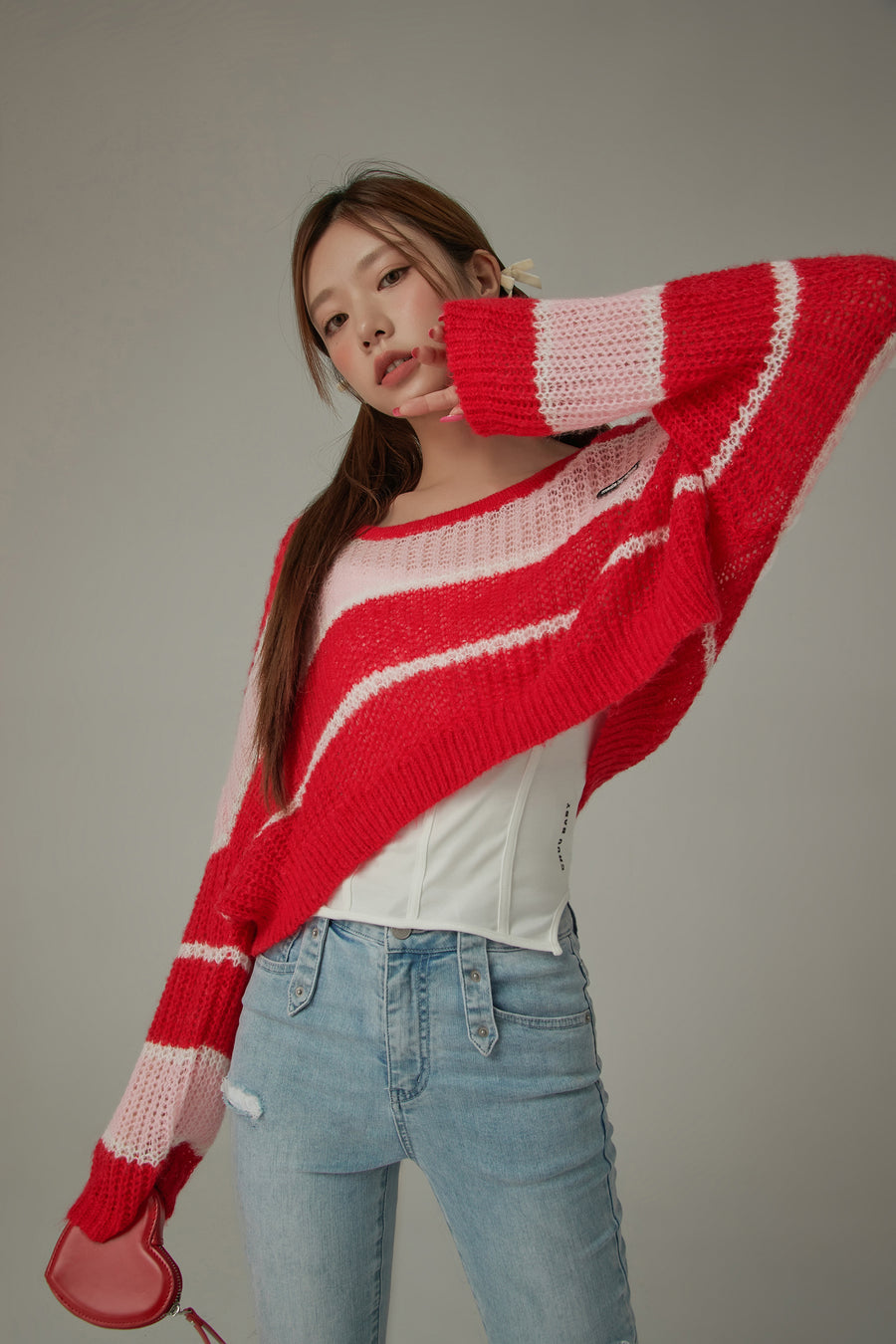 CHUU Color Combination Striped Cropped Knit Sweater