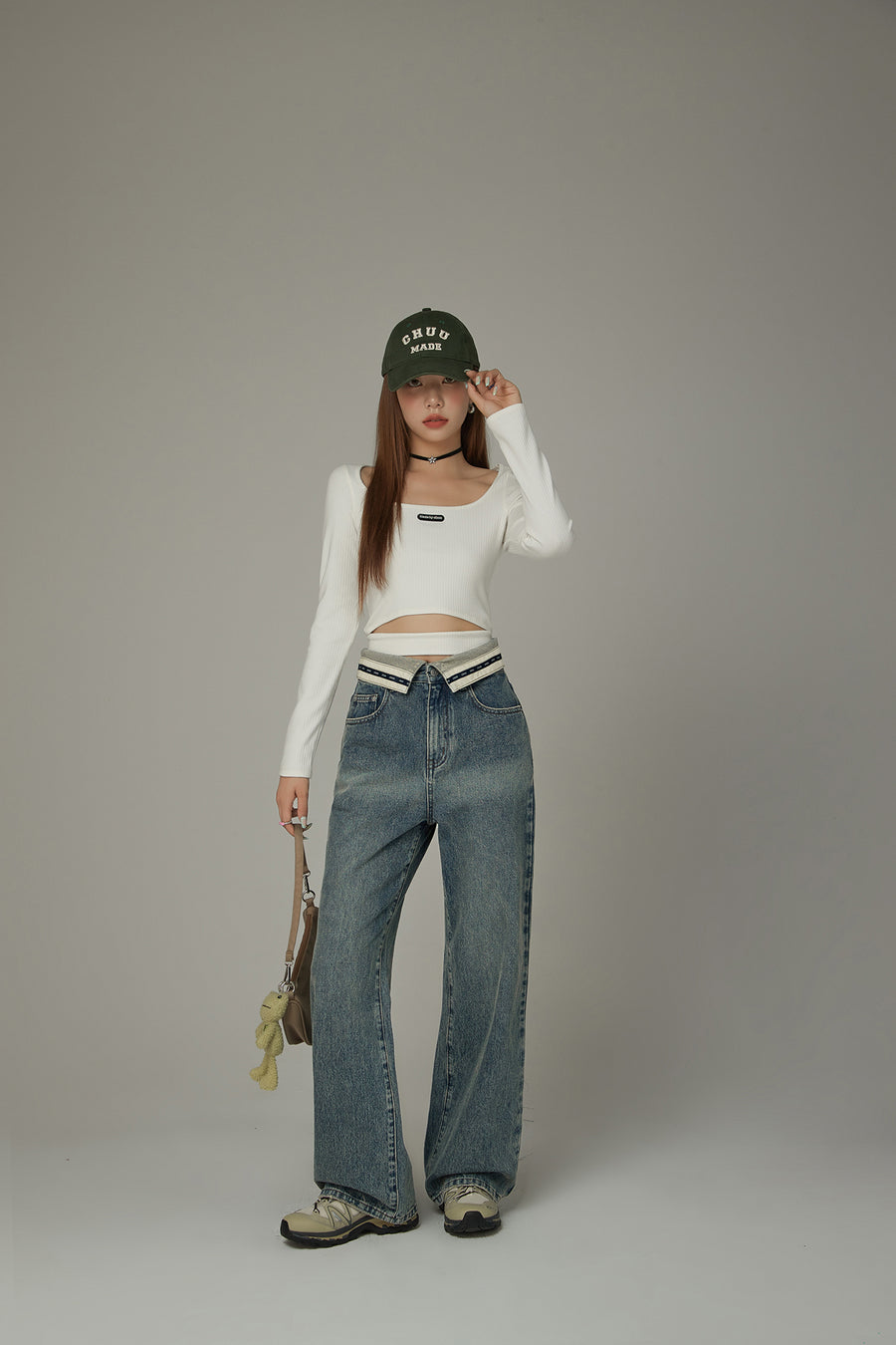 CHUU Color Matching Folded Waist Wide Denim Jeans