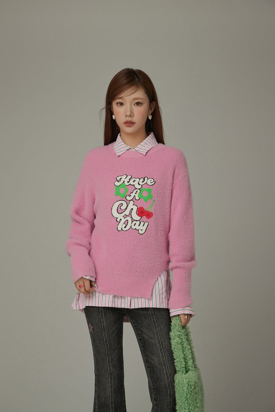 CHUU Have A Chuu Day Slit Lettering Knit Sweater