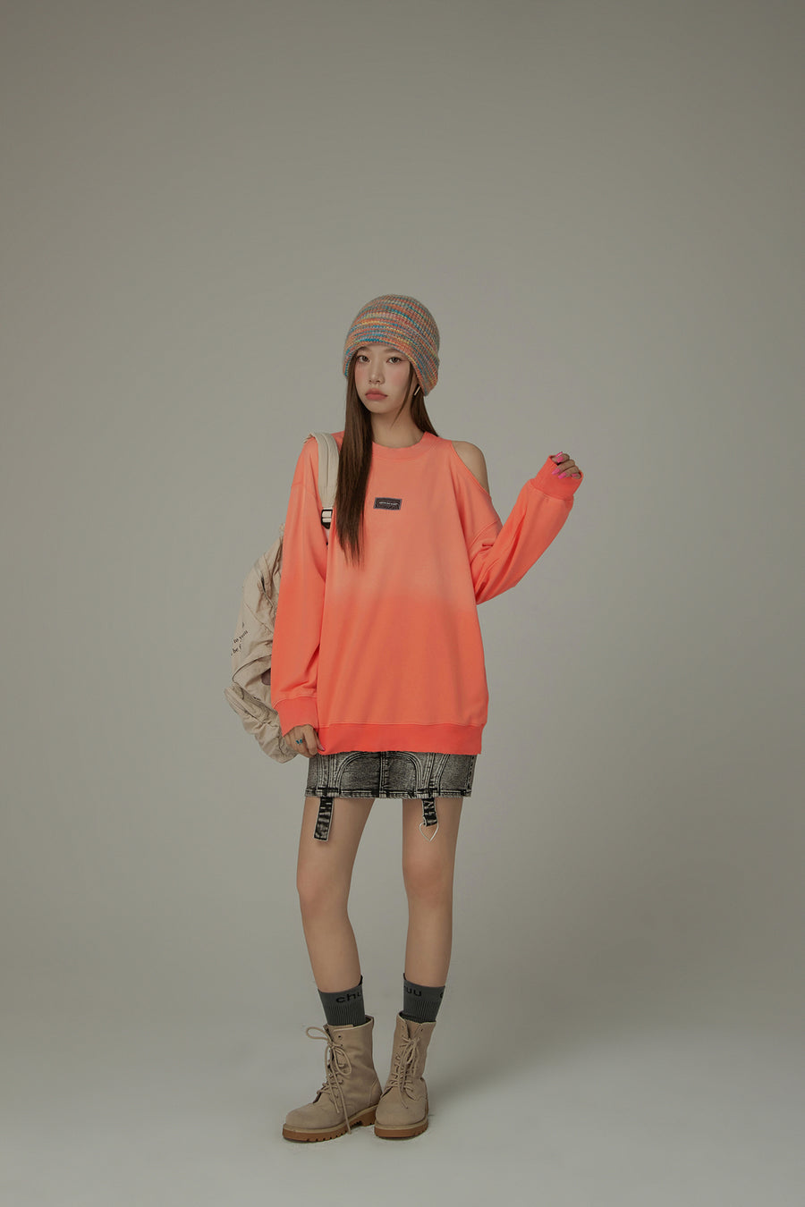 CHUU One Shoulder Cutout Oversized Sweatshirt