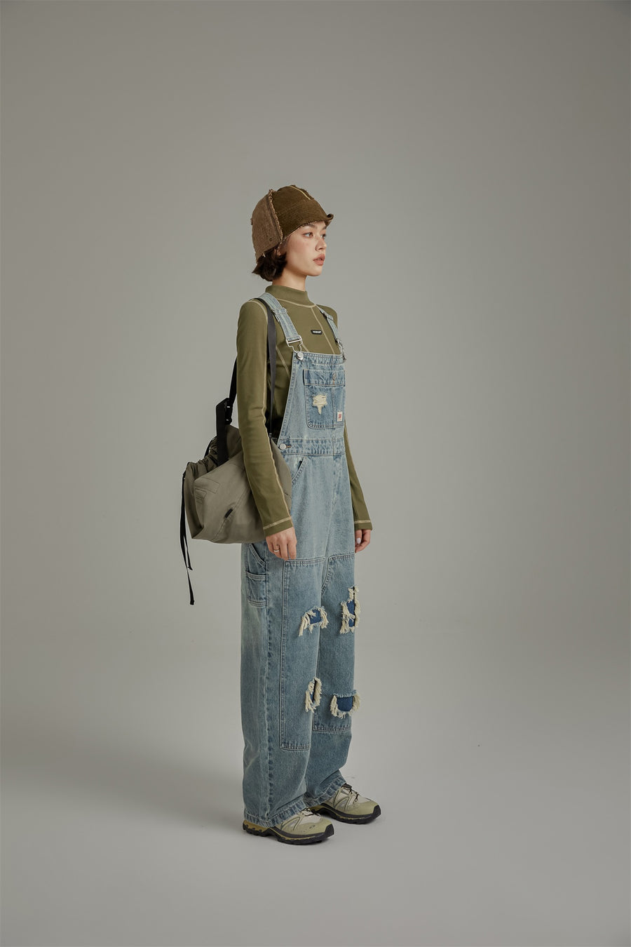 CHUU Knee Damaged Denim Overalls