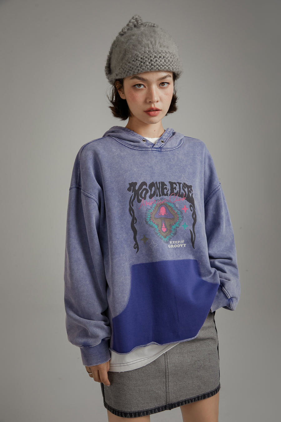 CHUU Logo Vintage Groovy Oversized Hoodie