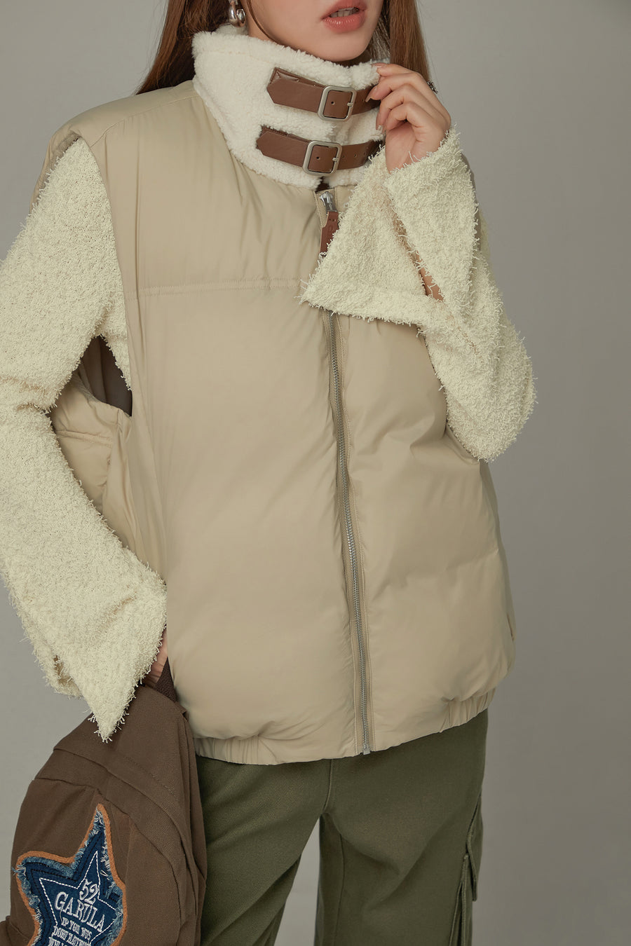 CHUU High Neck Collar Padded Vest