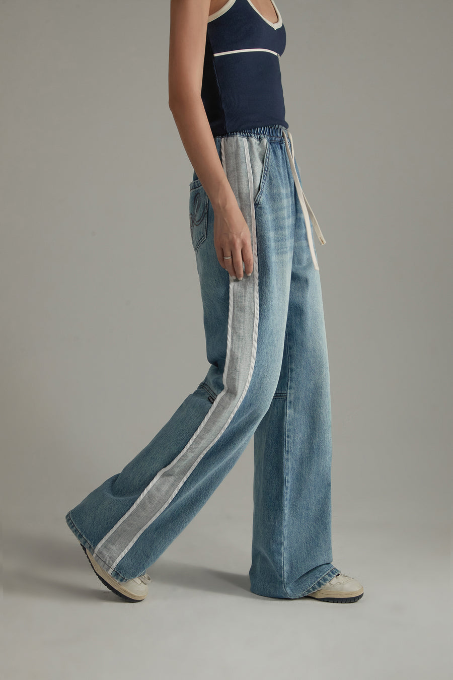 CHUU Elastic Waist Casual String Denim Jeans