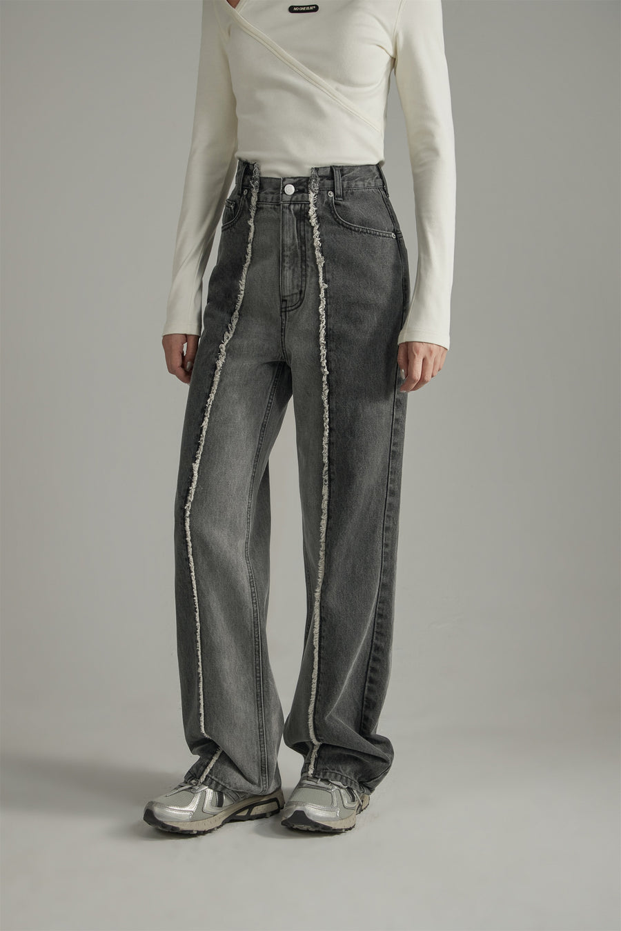 CHUU Frayed Lined Denim Jeans