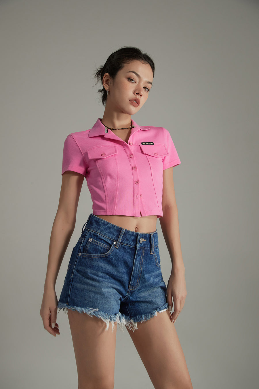 CHUU Colored Pocket Cropped Button Shirt