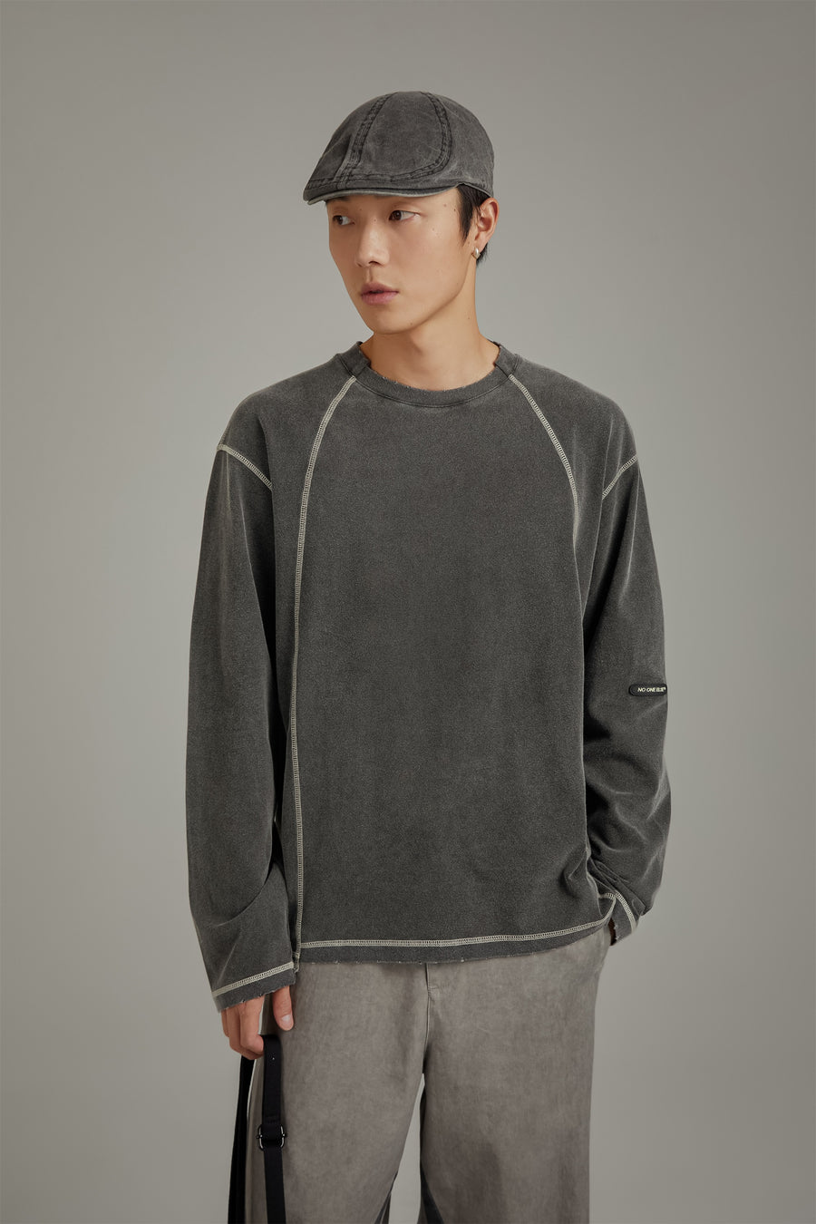 CHUU Logo Stitch Boxy T-Shirt