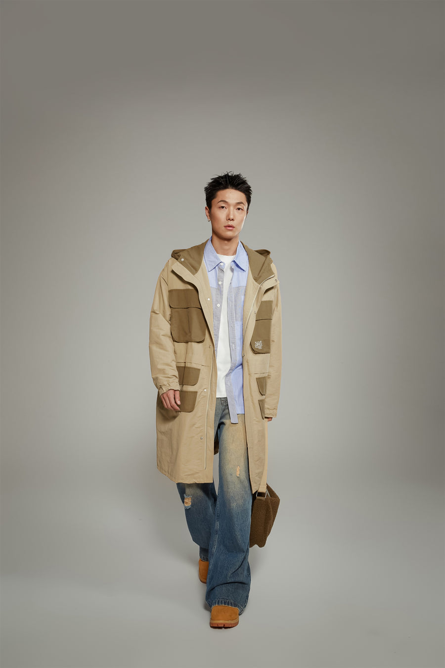 CHUU Two Tone Cargo Long Jacket