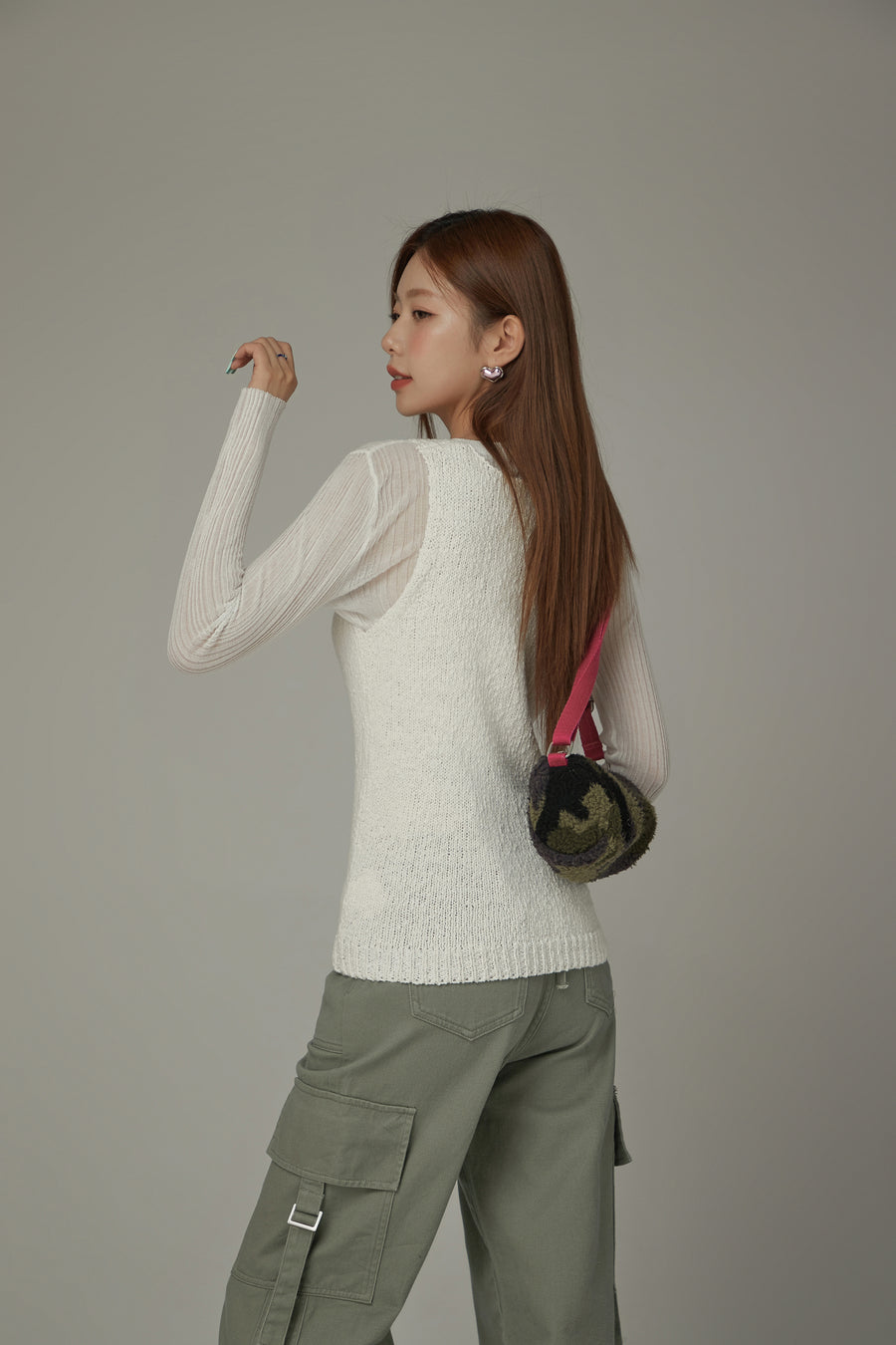 CHUU Lettering Sleeveless Knit Top