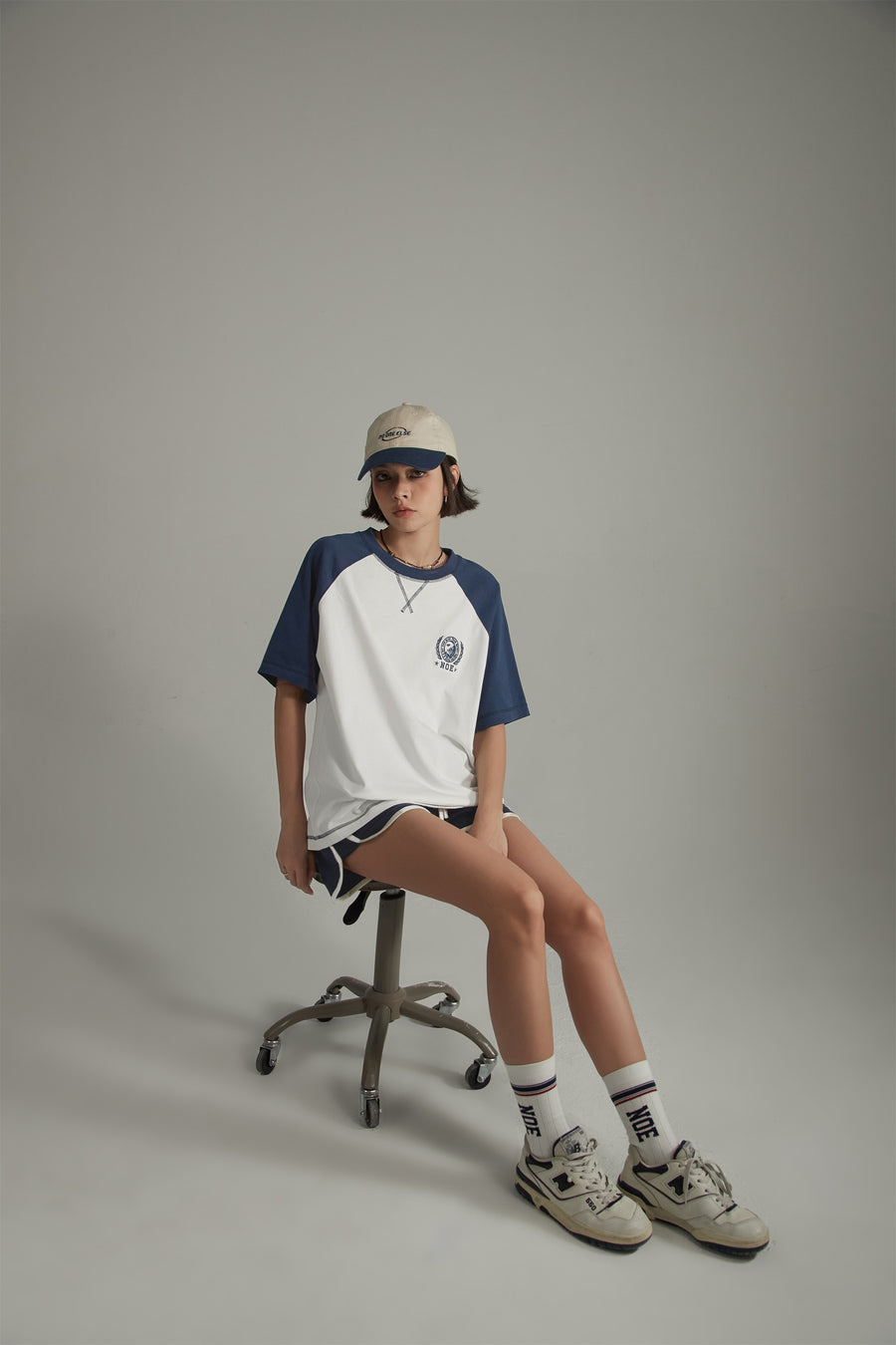 CHUU Noe Raglan Colorblocked Daily T-Shirt