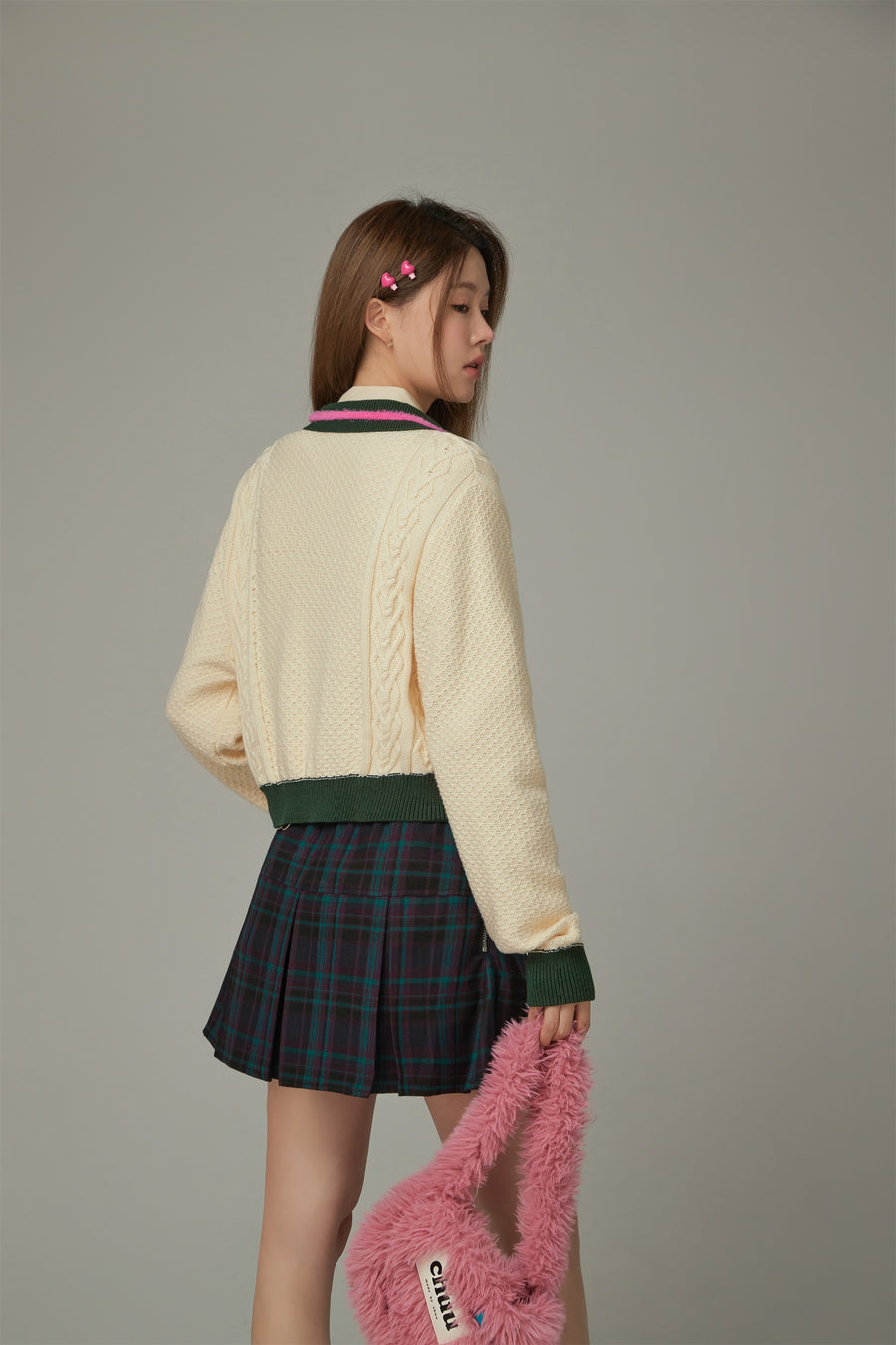 CHUU Logo Open Collar Crop Knit Sweater