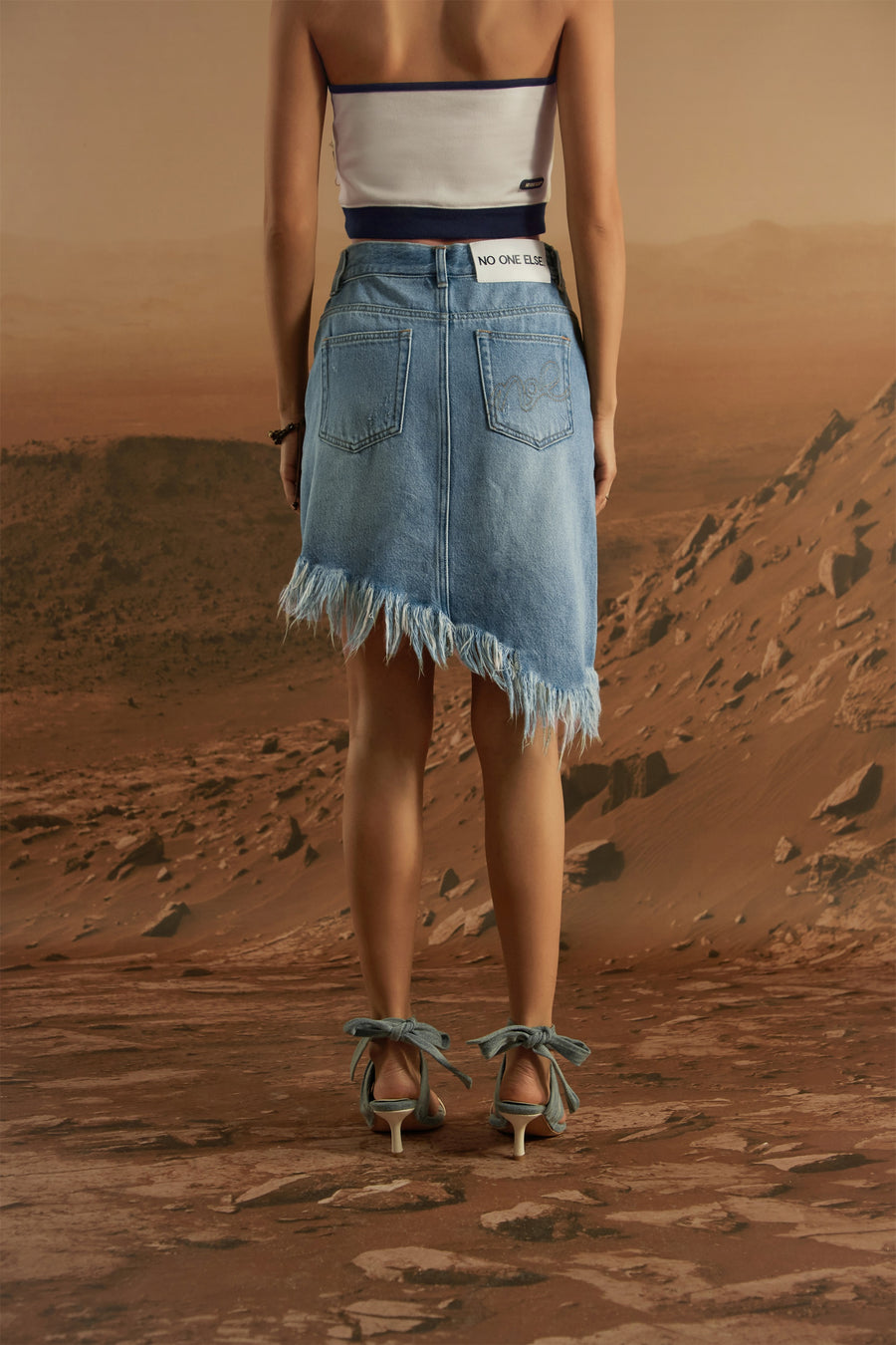 CHUU Asymmetrical Fringed Denim Skirt