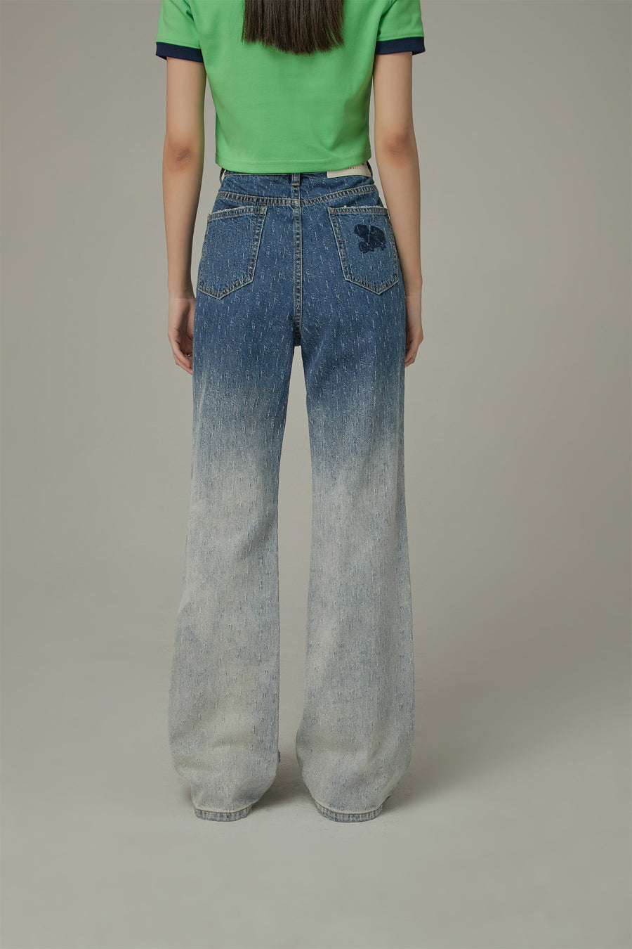 CHUU Gradient Distressed Denim Jeans