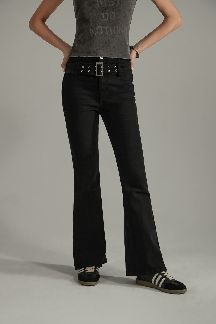 CHUU Rocker Solid Color Slim Bootcut Jeans