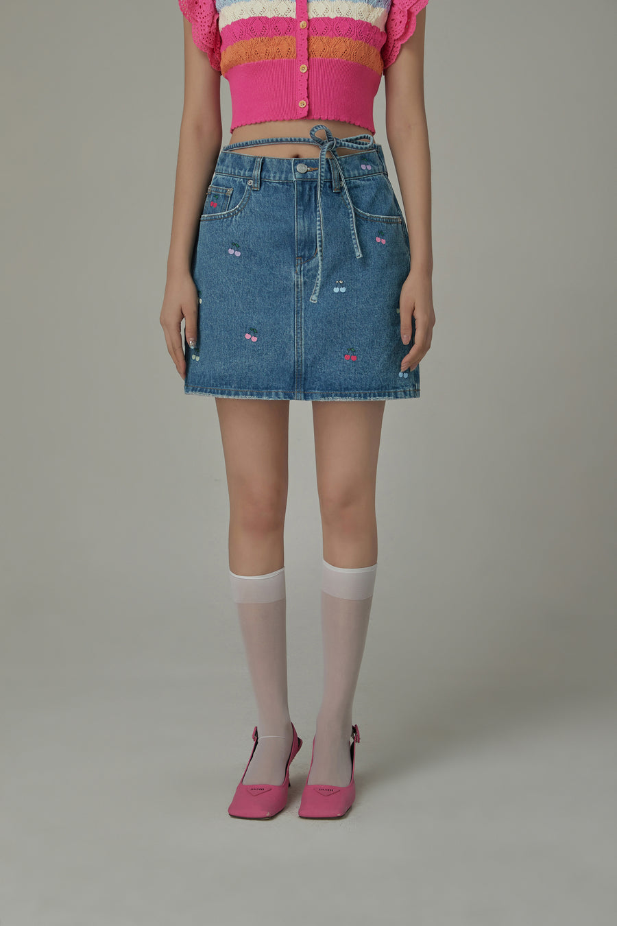 CHUU Multi Color Cherry Ribbon Tie Denim Mini Skirt