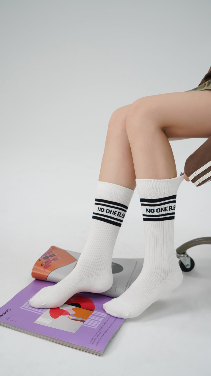 CHUU Color Lettering Basic High Socks