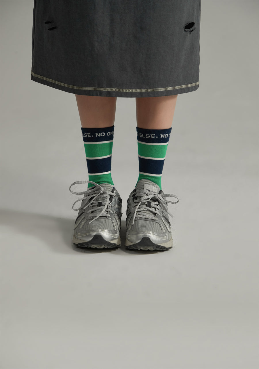 CHUU Noe Lettering Striped High Socks