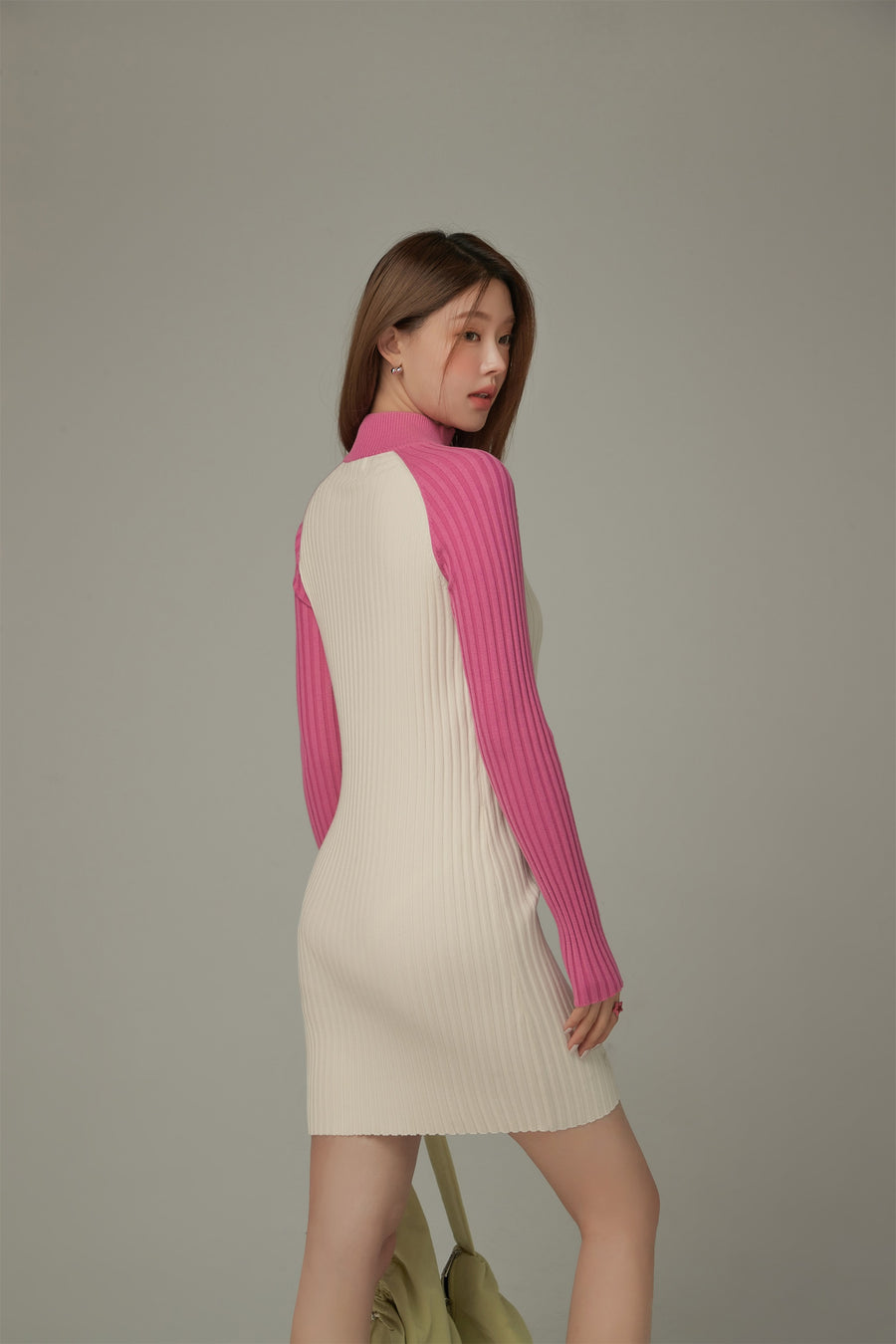CHUU Color Matching Half Zip-Up Dress