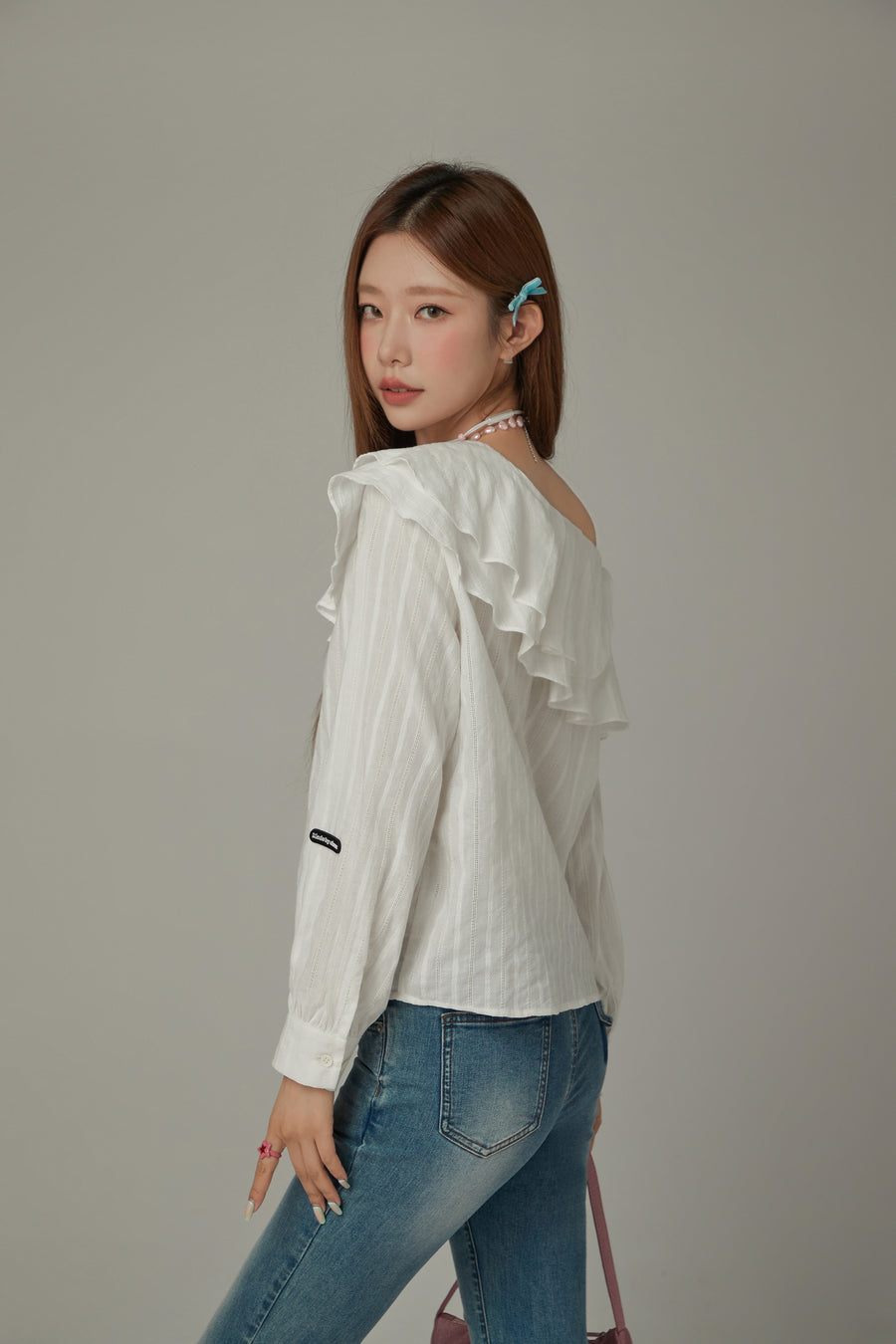 CHUU Frill Big Collar Blouse