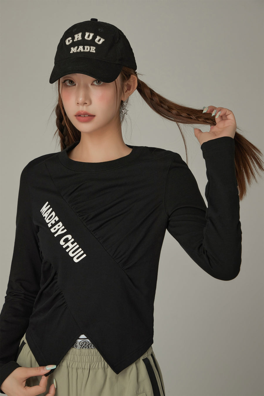 CHUU Logo Cutout Shirring T-Shirt