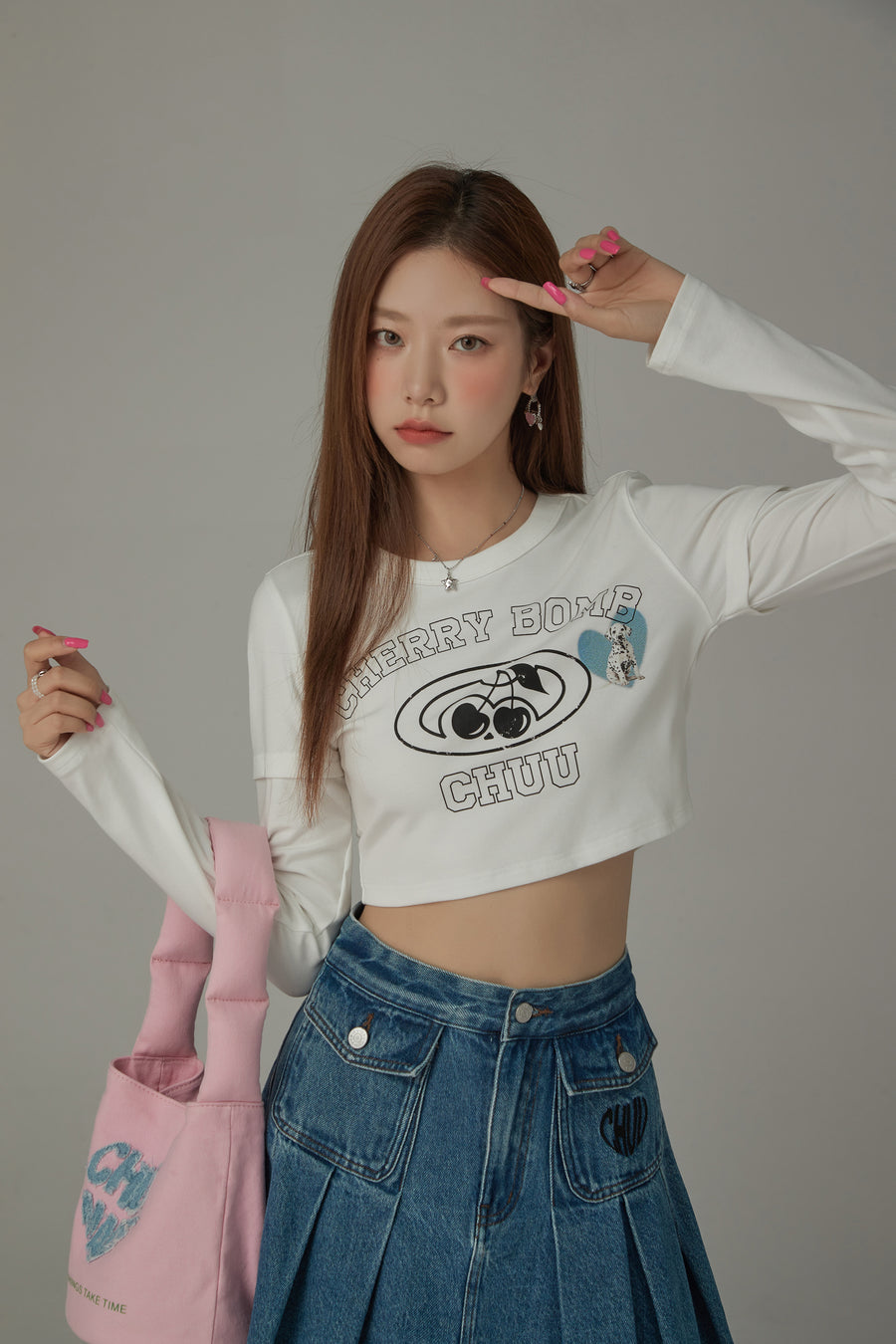 CHUU Cherry Bomb Logo Printed Cropped Long Sleeve T-Shirt