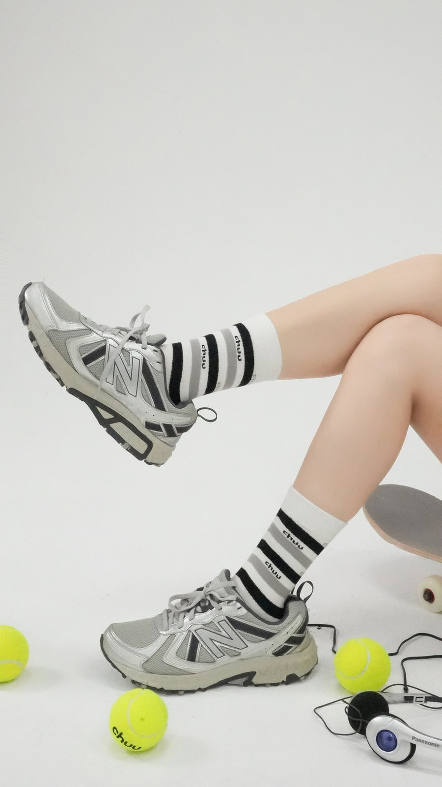 CHUU Two Toned Striped Chuu Lettering High Socks