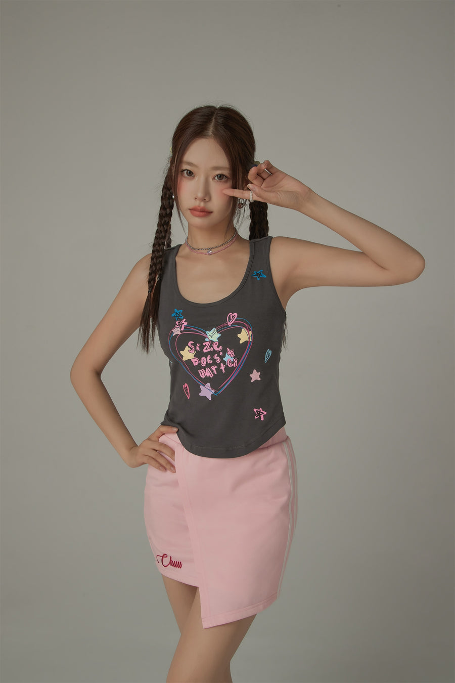 CHUU Size Doesnt Matter Color Heart Sleeveless T-Shirt