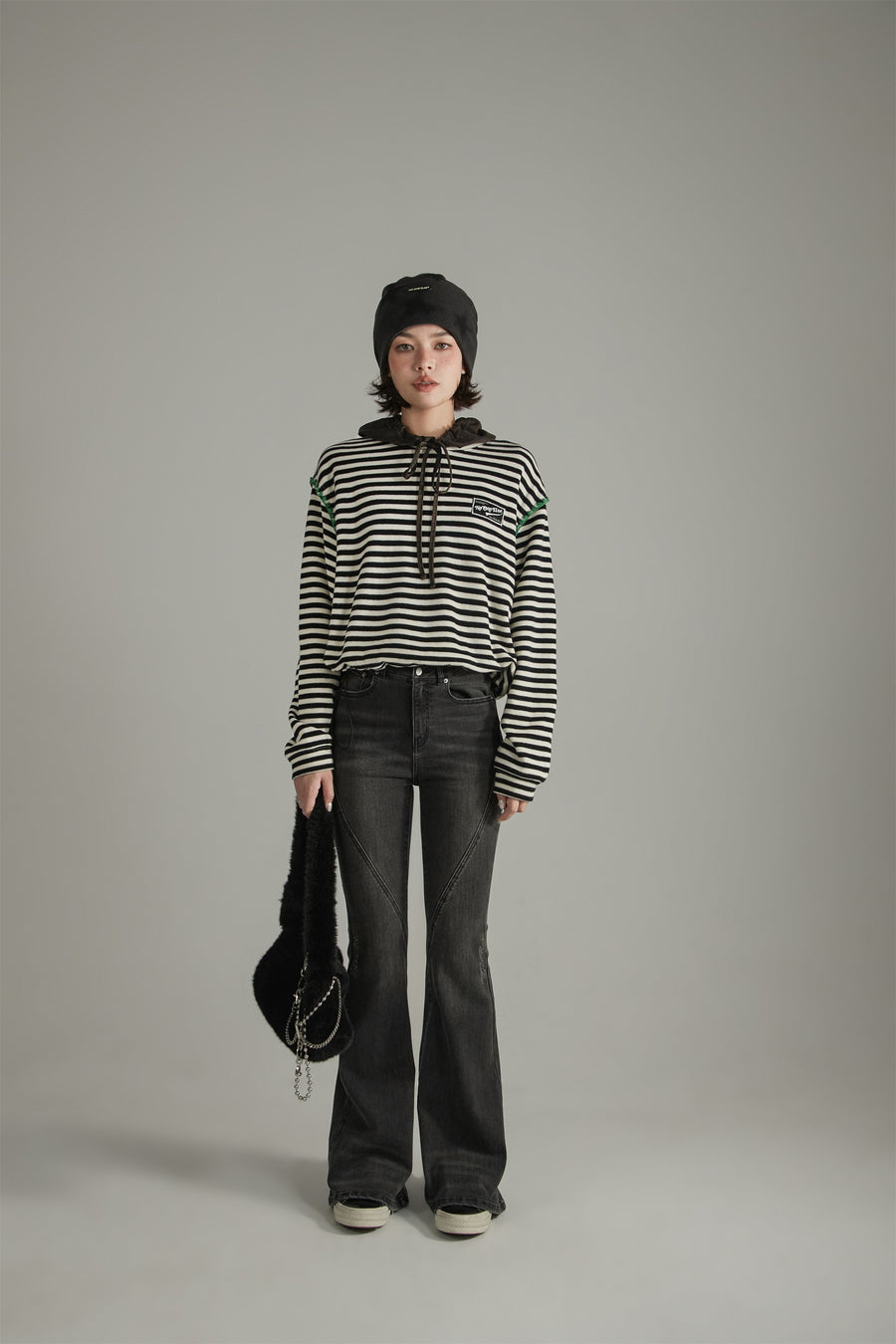 CHUU Stitch Stripe Simple Sweatshirt