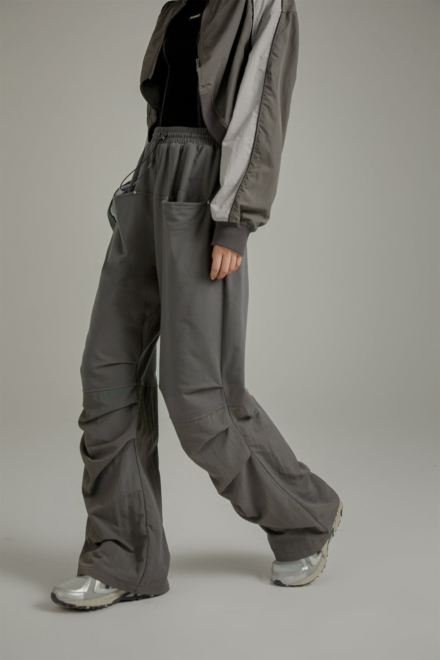 CHUU Shirring Drawstring Wide Leg Casual Pants