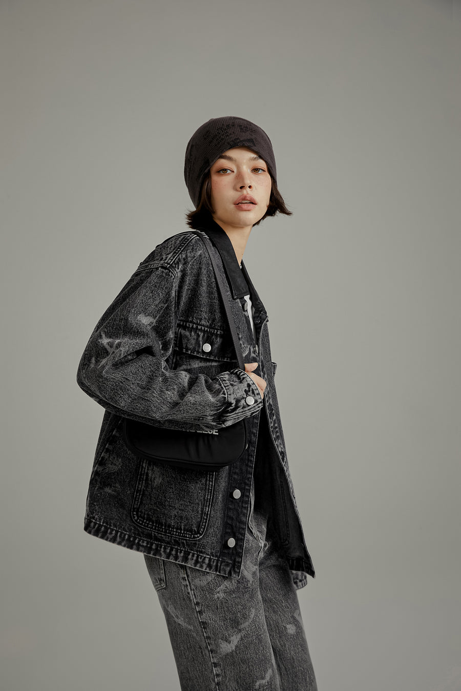 CHUU Brush Strokes Denim Jacket