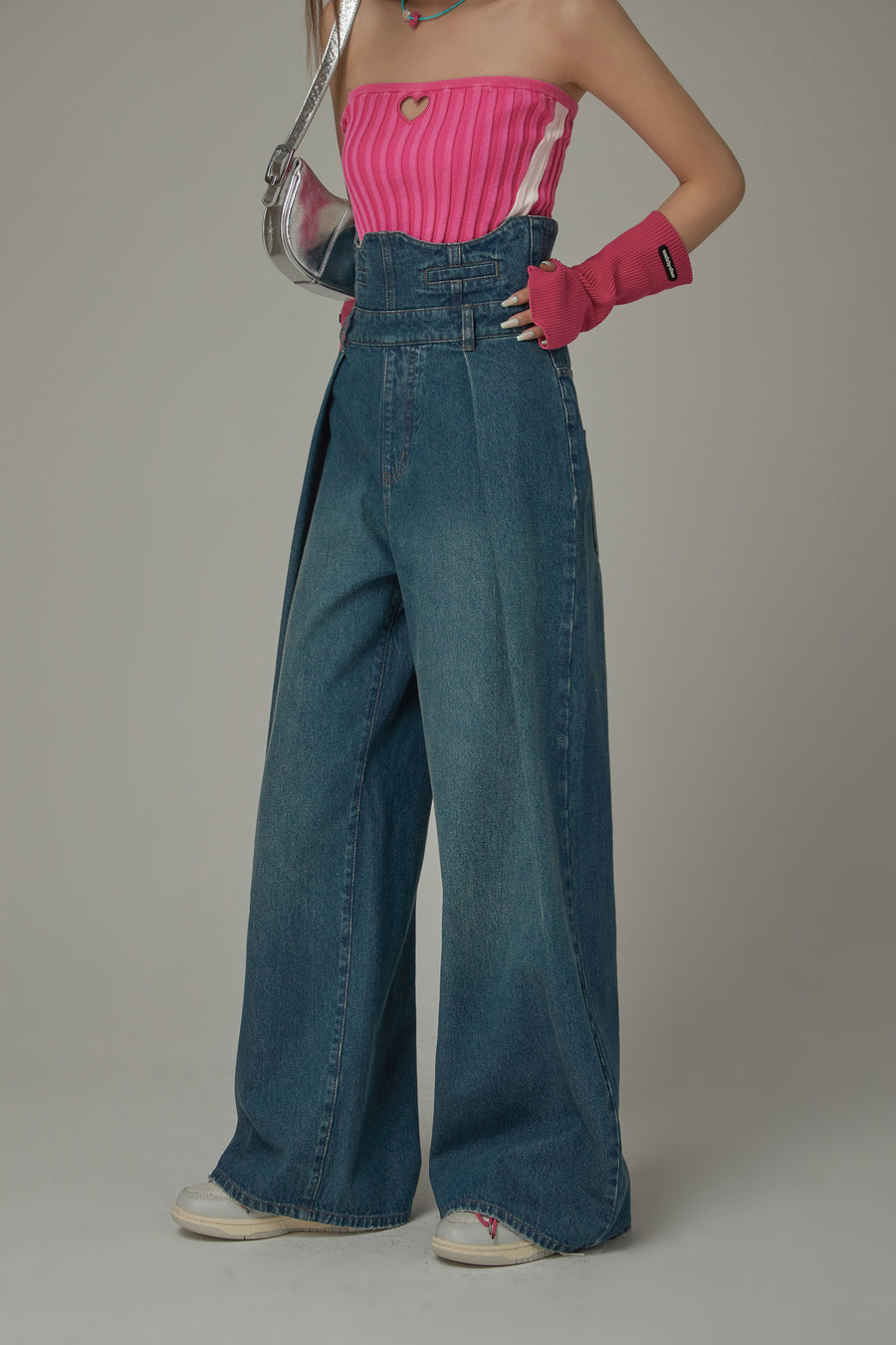 CHUU Ultra High Waist Pintuck Wide Denim Jeans