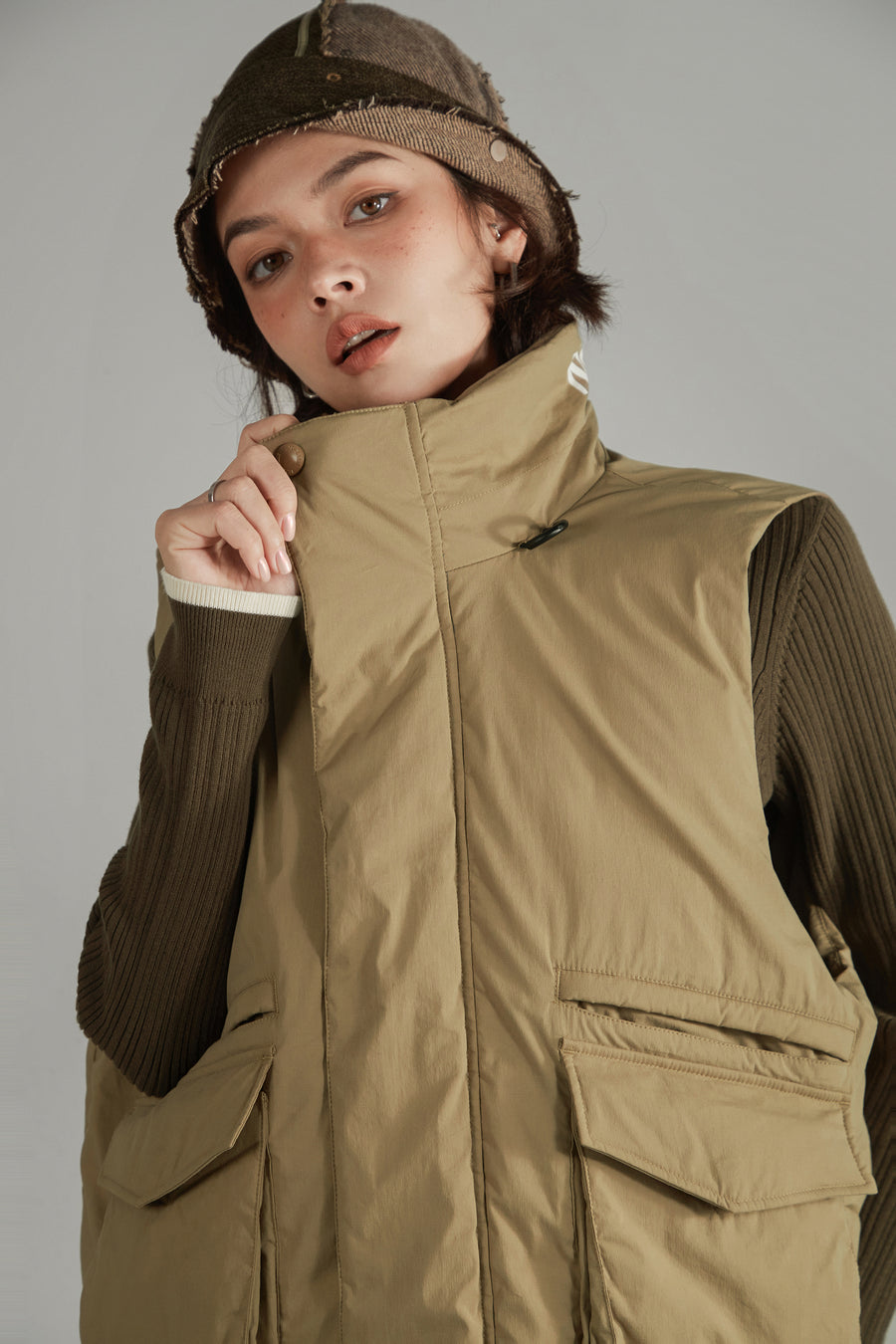 CHUU Big Pocket Padded Vest