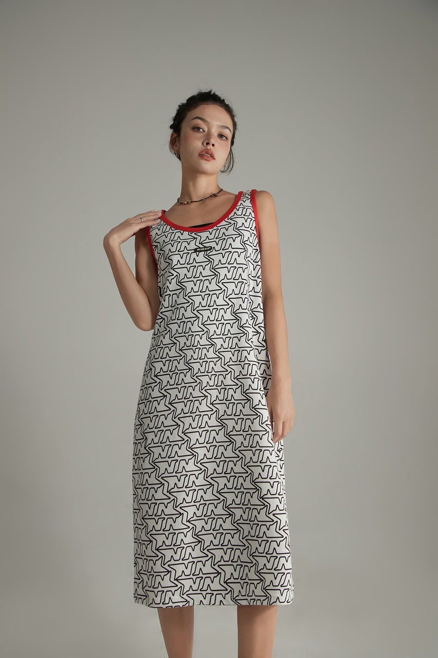 CHUU Sleeveless Logo Symbol Long Dress