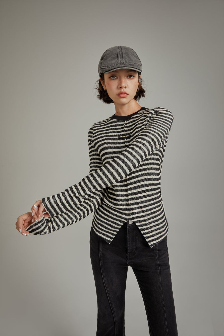 CHUU Slit Slim Stripe T-Shirt