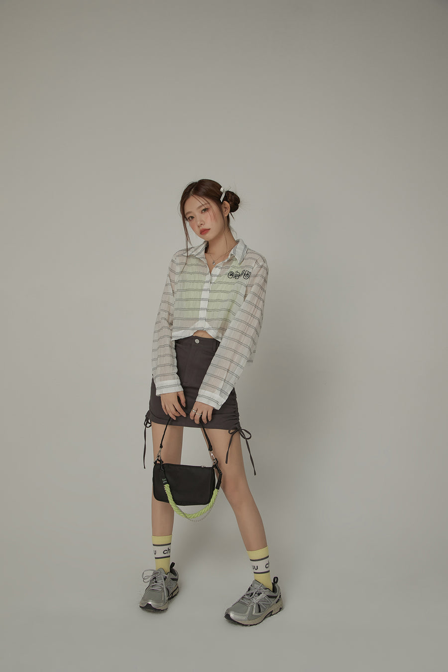 CHUU Logo Embroidered Cropped Striped Shirt