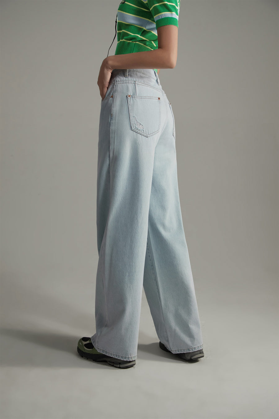 CHUU Basic Wide Light Washed Straight Denim Jeans