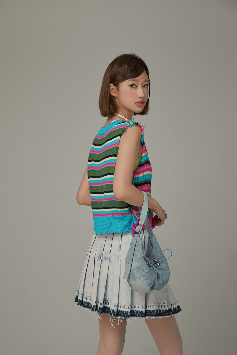 CHUU Rainbow Frayed Sleeveless Knit Top