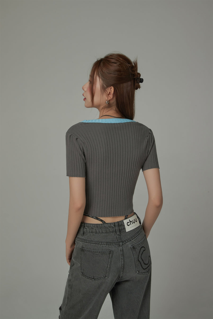 CHUU Line-Blocking Ribbed Button Semi- Crop Cardigan