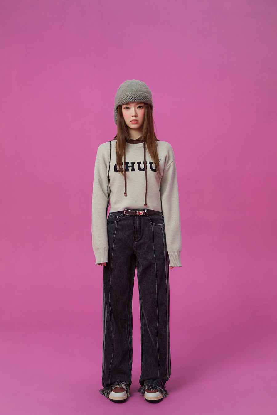 CHUU Simple Logo Crop Knit Top