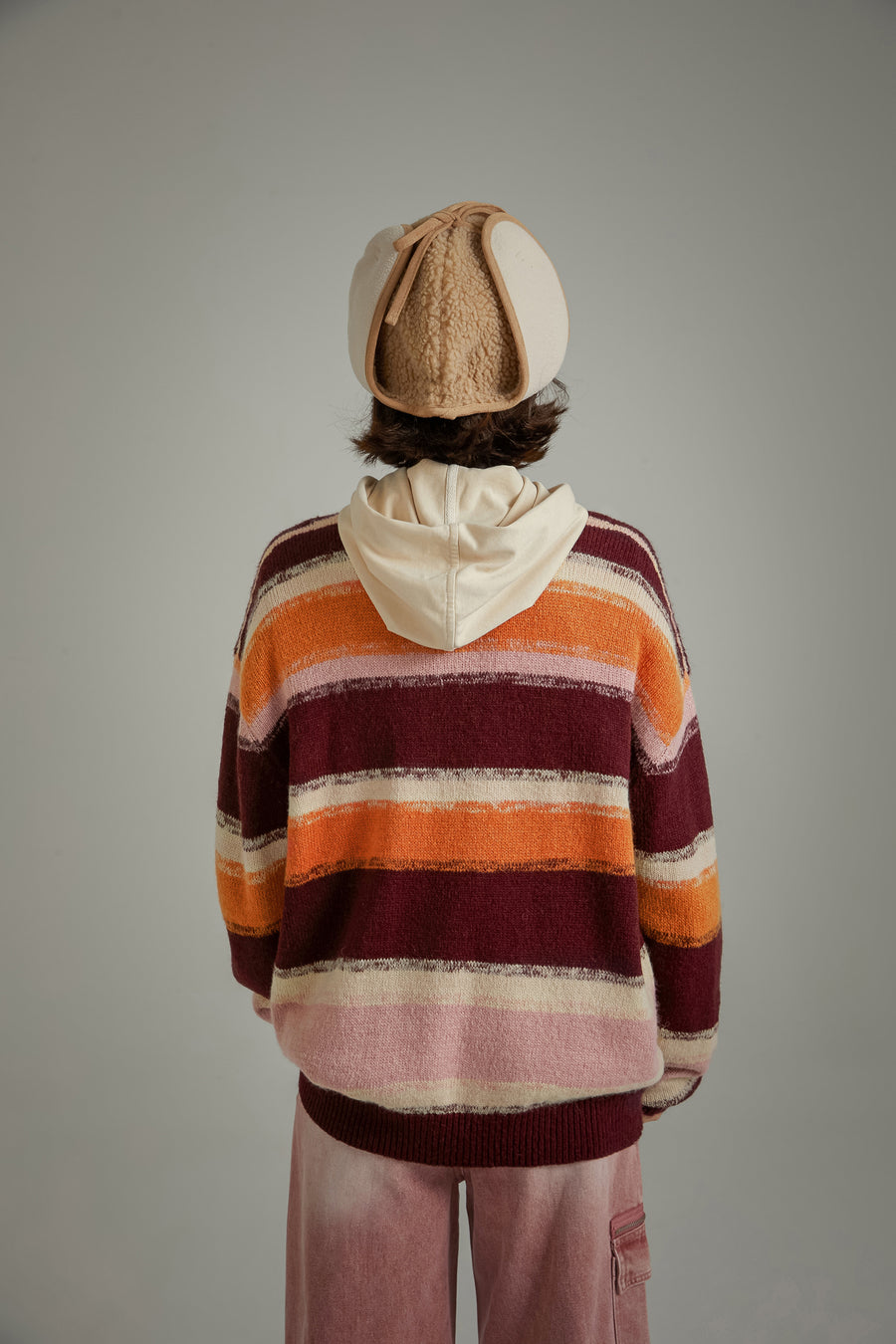 CHUU Logo Striped Loose Knit Sweater