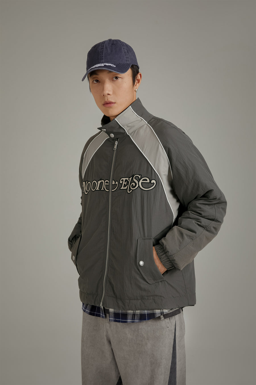 CHUU Vintage Color Logo Jacket