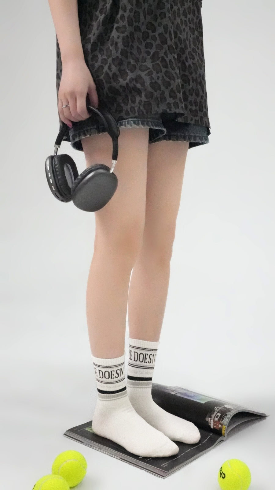 CHUU Size Doesnt Matter Lettering High Socks