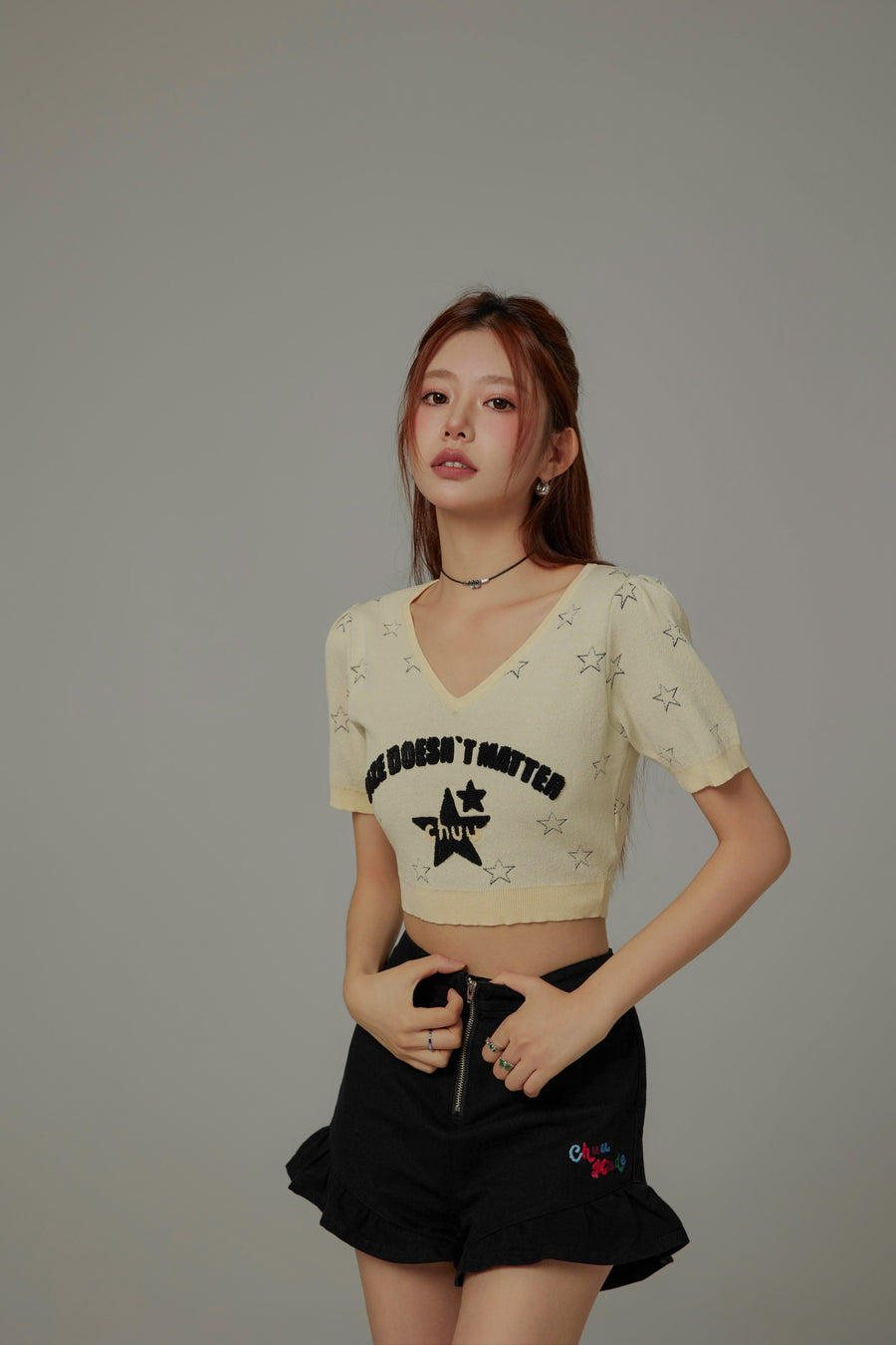 CHUU Size Doesnt Matter Chuu Star V-Neck Puff Knit Top