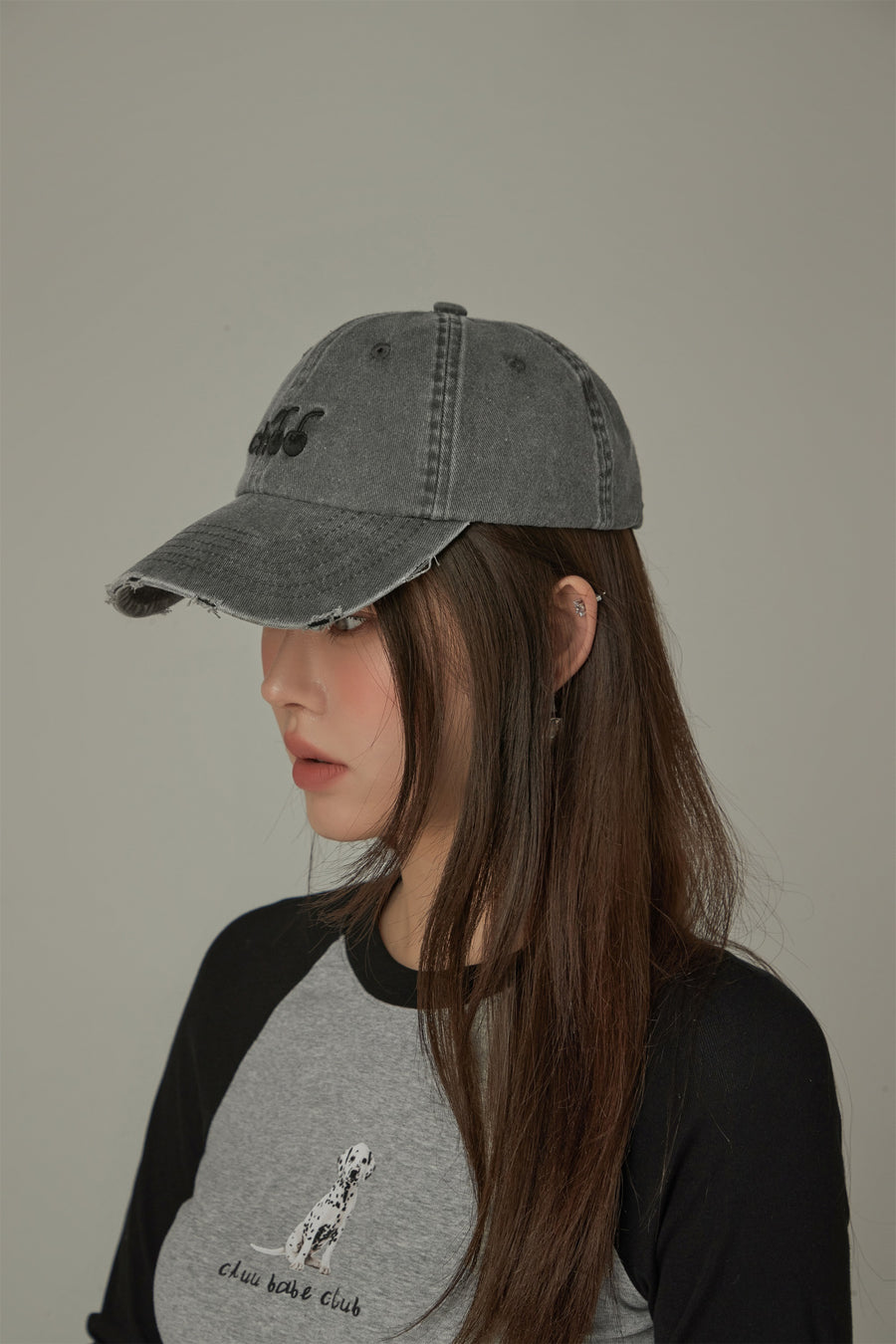 CHUU Cherry Embroidered Vintage Distressed Ball Cap