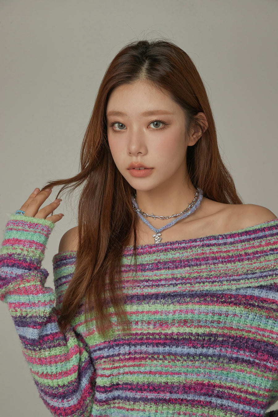 CHUU Off-Shoulder Color Stripe Knit Sweater