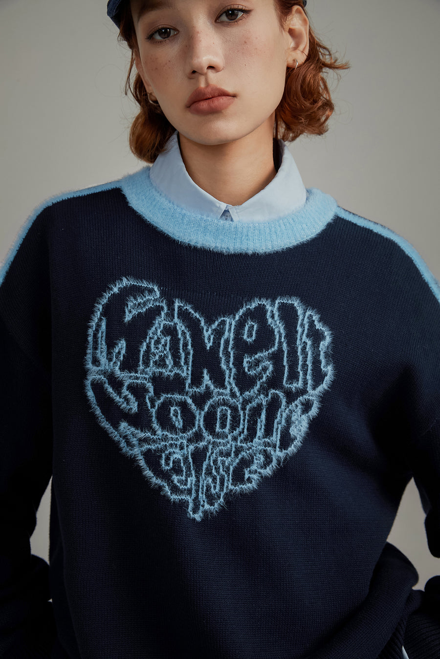 CHUU Heart Lettering Knit Sweatshirt