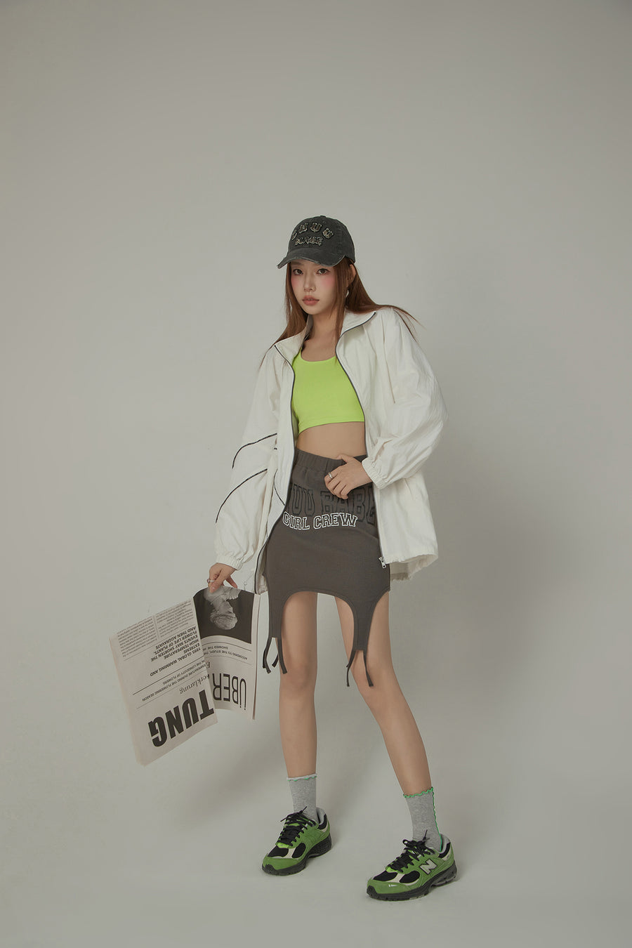 CHUU Frilly Color Lines High Socks