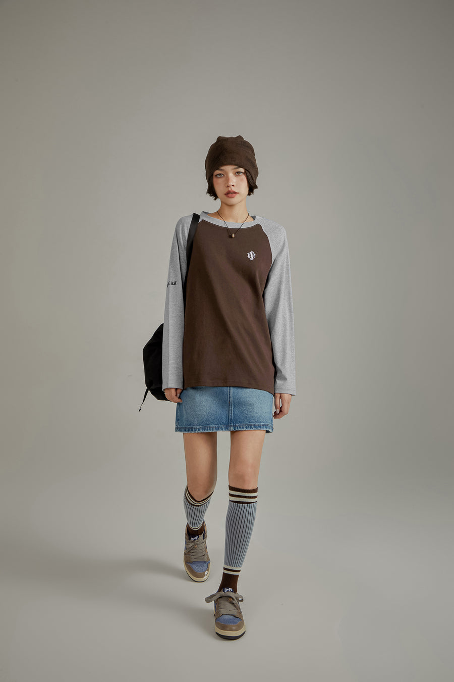 CHUU Colorblocked Raglan Long Sleeves Top