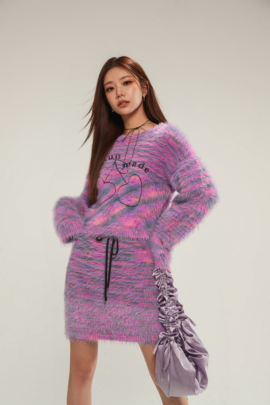 CHUU Logo Embroidered Fuzzy String Skirt